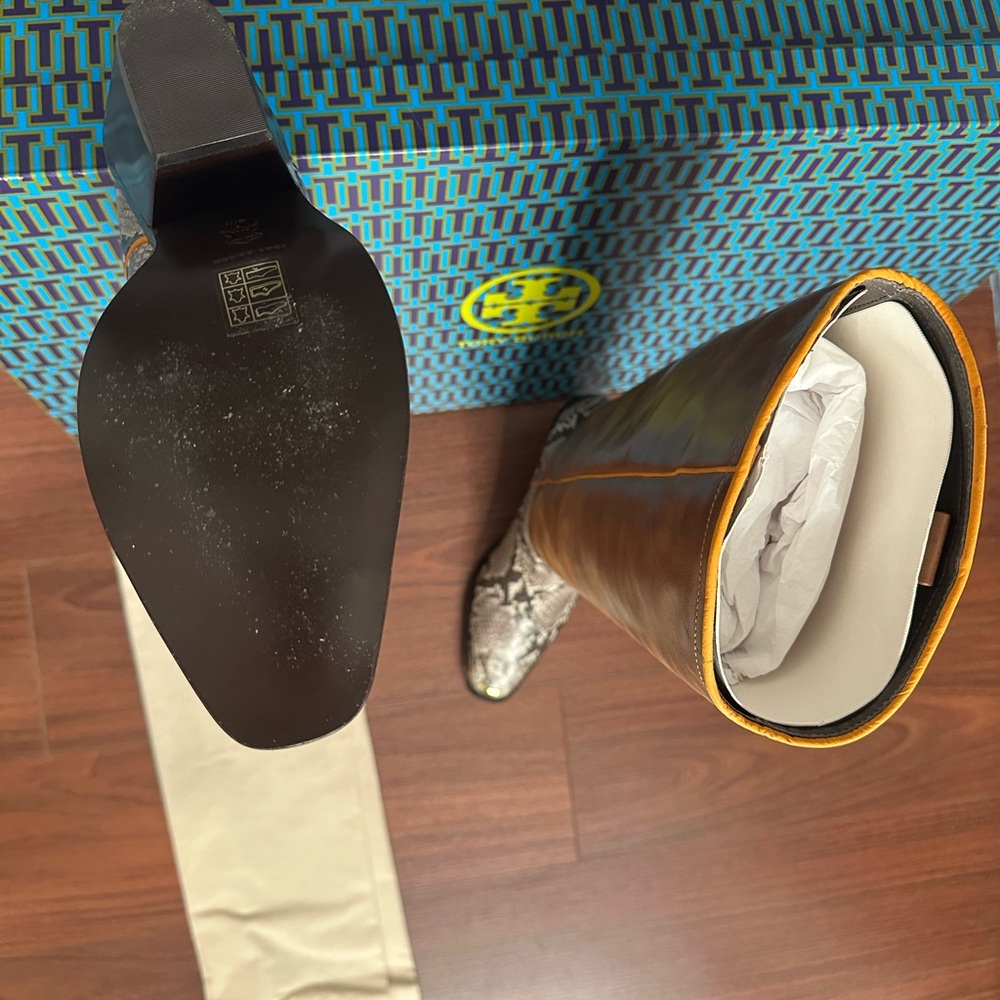 Tory Burch WESTERN TALL BOOT 75MM VICTORIA BR 1.2-1.4 - SMOOTH VACHETTA - Picture 9 of 10